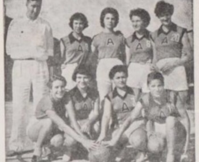 Revista Panorama 1956.jpg 2